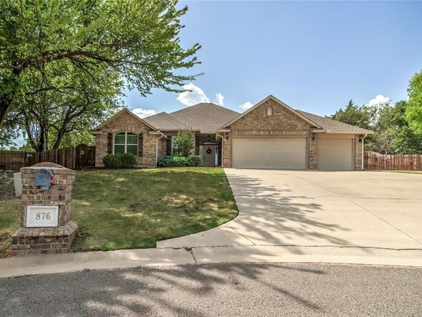 876 Crooked Oak Circle, Guthrie, OK 73044