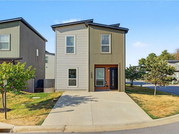 1080 Illinois Avenue , Centerton, AR 72713