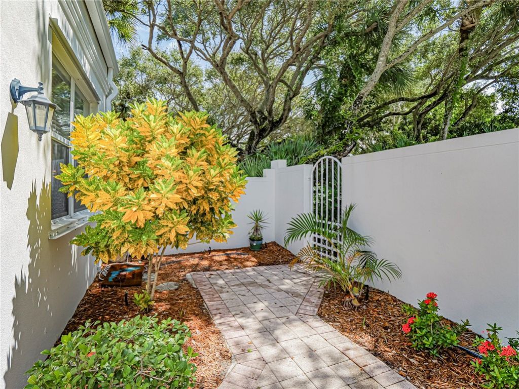 8421 Sabal Palm Court , Unit 8421, Indian River Shores, FL 32963 Photo
