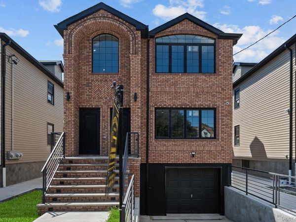 21950 143rd Avenue , Springfield Gardens, NY 11413