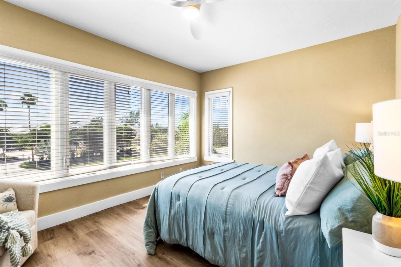 521 Forest Way, Longboat Key, FL 34228 Photo