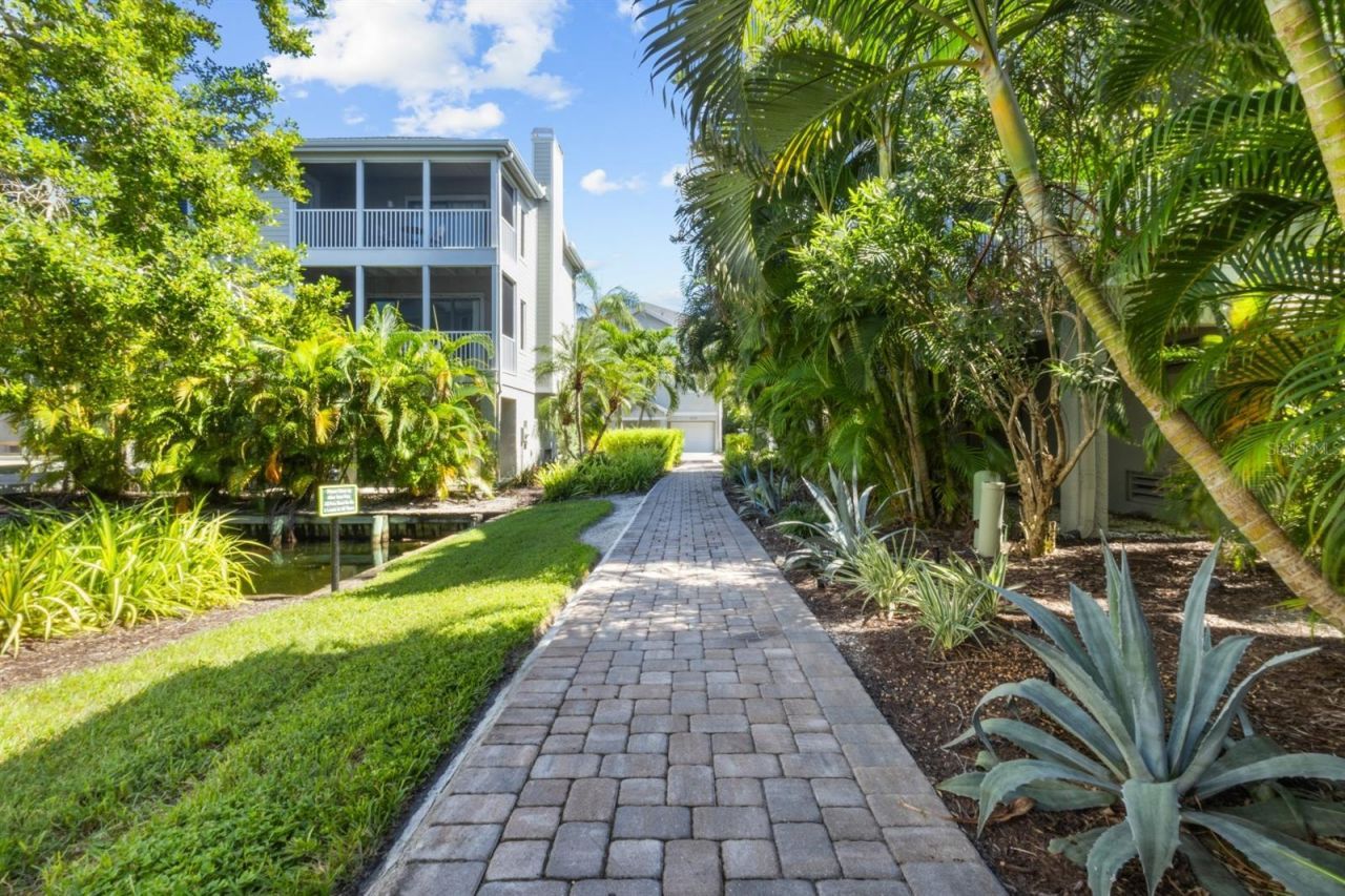 521 Forest Way, Longboat Key, FL 34228 Photo