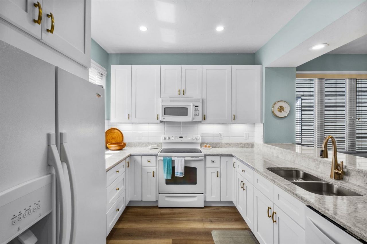 521 Forest Way, Longboat Key, FL 34228 Photo