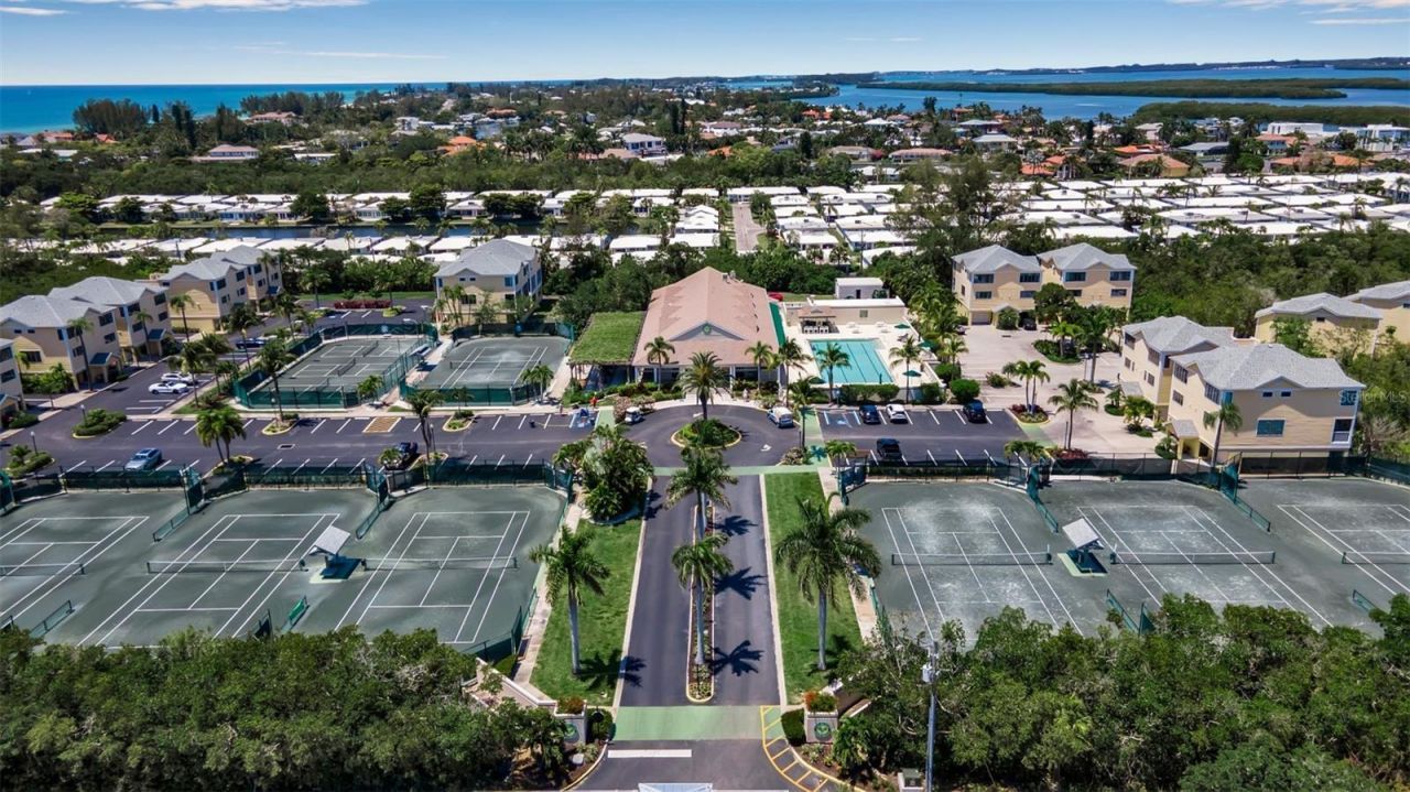 521 Forest Way, Longboat Key, FL 34228 Photo