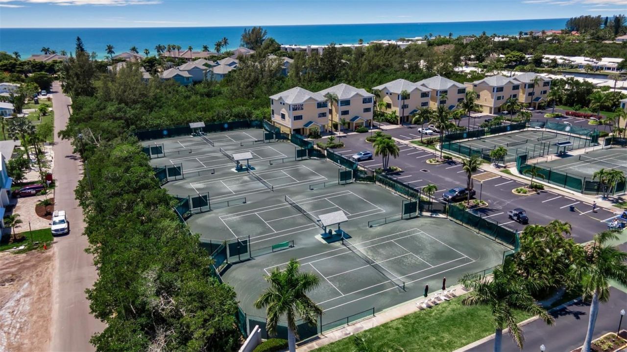 521 Forest Way, Longboat Key, FL 34228 Photo