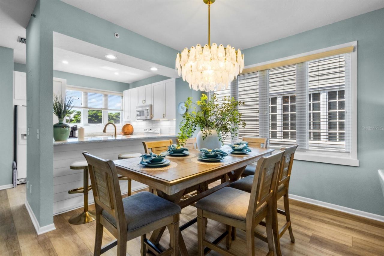 521 Forest Way, Longboat Key, FL 34228 Photo