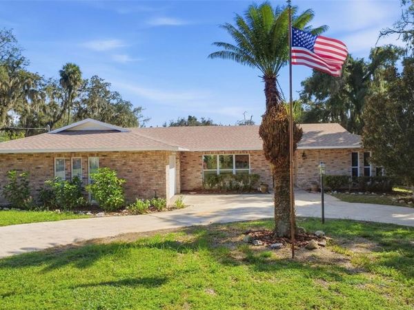 1521 N LAKEVIEW AVENUE , LEESBURG, FL 34748