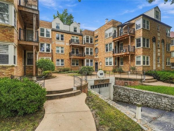 7536 York Drive, Unit 2B, St Louis, MO 63105