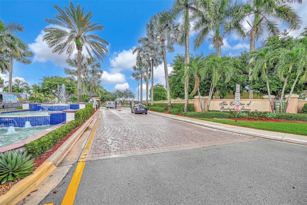 15976 SW 4th St , Pembroke Pines, FL 33027 Photo
