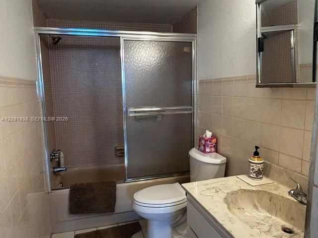 111 Golden Isles Dr, Unit F7, Hallandale Beach, FL 33009 Photo