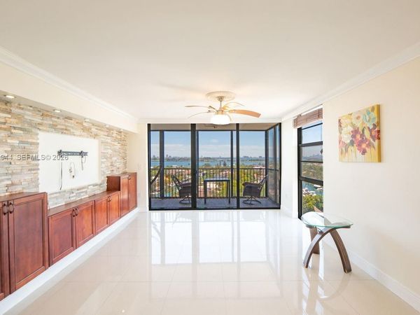2500 NE 135th St , Unit C1011, North Miami, FL 33181