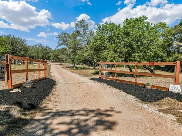 401 N RAINBOW RANCH RD, Wimberley, TX 78676