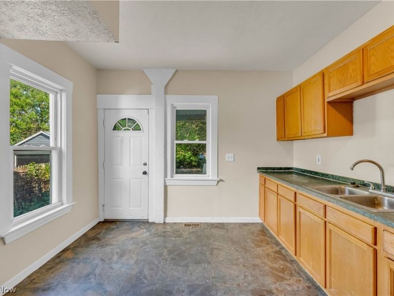 12401 Soika Avenue, Cleveland, OH 44120 Photo 11