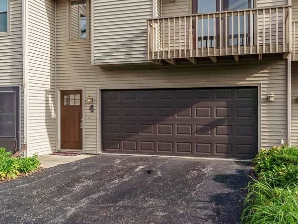 663 AMPHITHEATER #4 Drive, ROCKFORD, IL 61107
