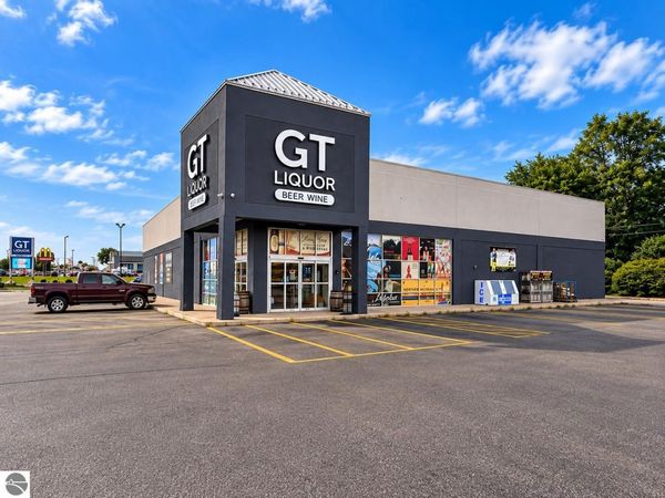 939 US-31 S, Traverse City, MI 49685