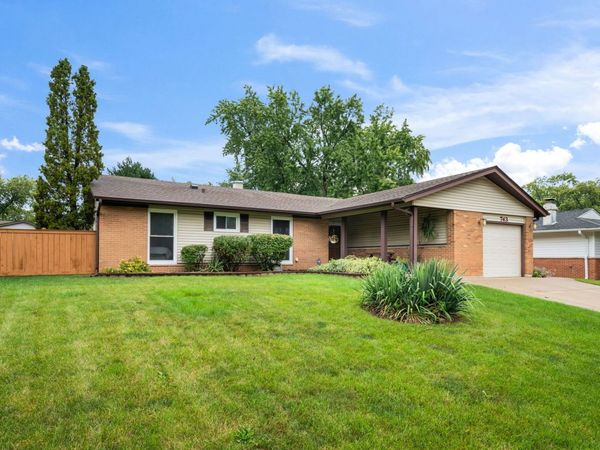 743 Delphia Avenue , Elk Grove Village, IL 60007