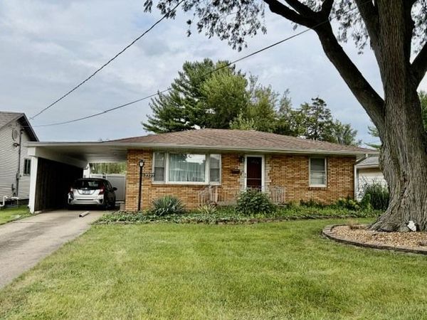 2327 9th Street , Peru, IL 61354