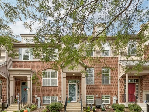 10 Thomas Court , Grayslake, IL 60030