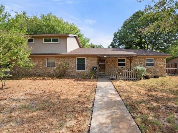 144 Jill Ann Drive, Burleson, TX 76028