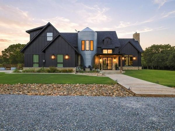 1589 County Road 4720 , Wolfe City, TX 75496