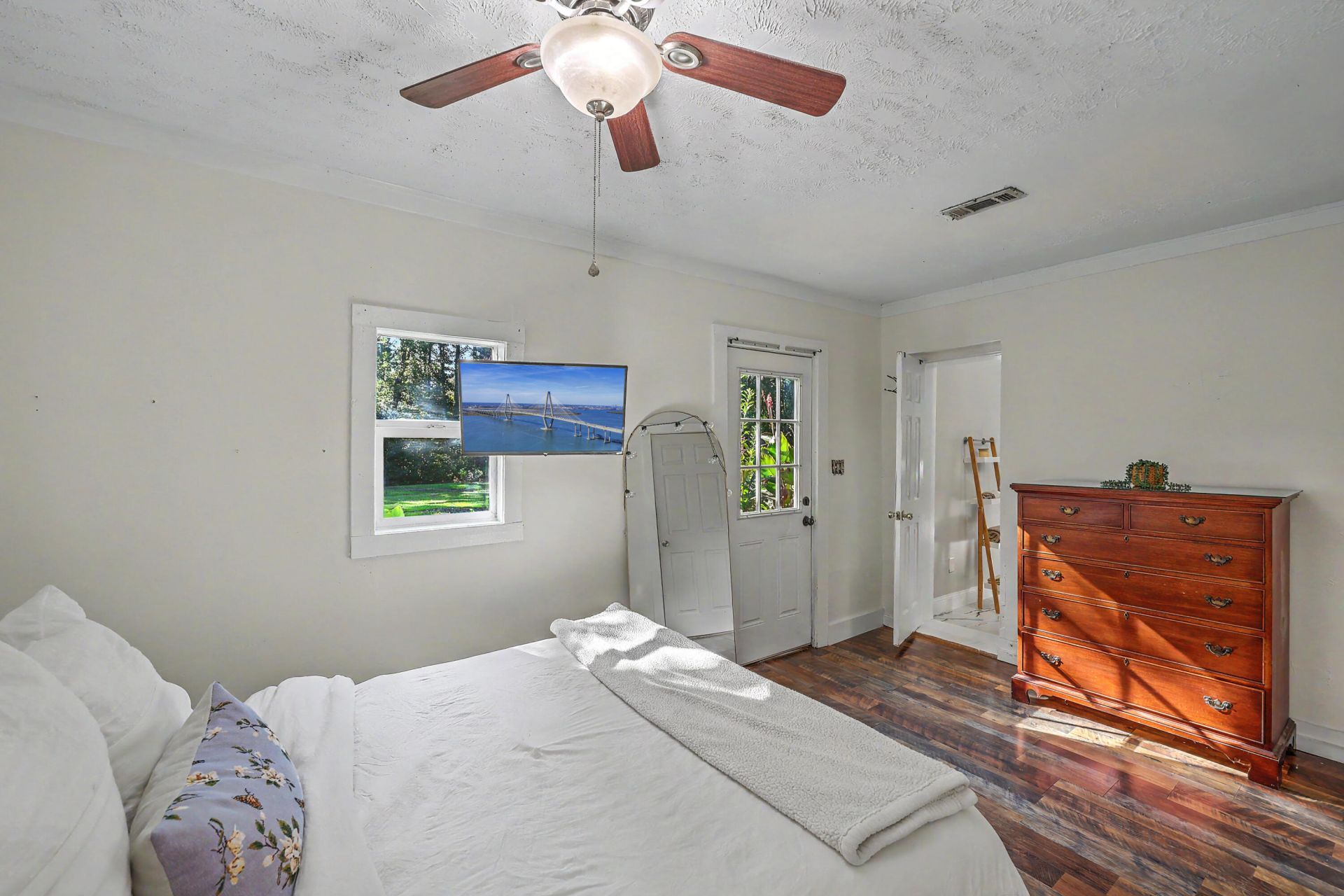 1036 Milcrest Drive Photo 21