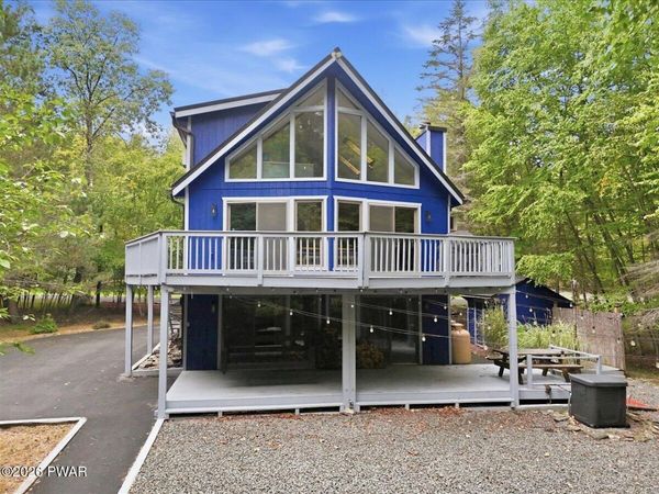 1048 Beaver Lake Drive , Lake Ariel, PA 18436
