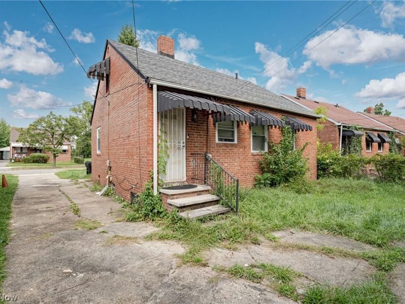 17106 Palda Drive, Cleveland, OH 44128 Photo 7