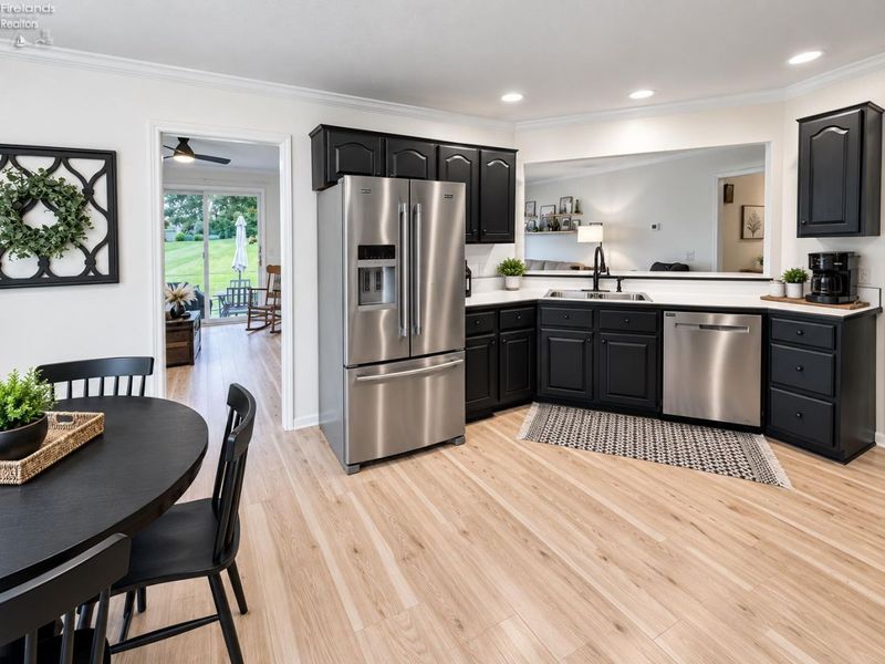 520 E Park Street, Oak Harbor, OH 43449 Photo 13