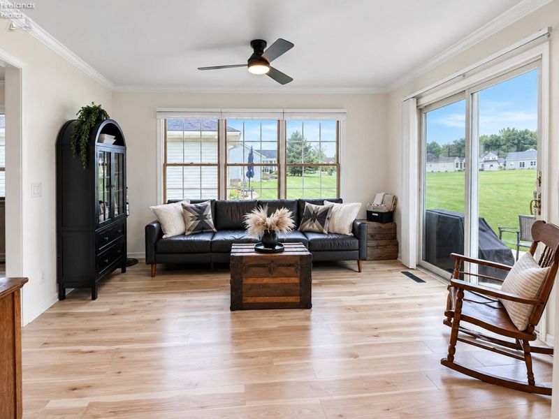 520 E Park Street, Oak Harbor, OH 43449 Photo 7