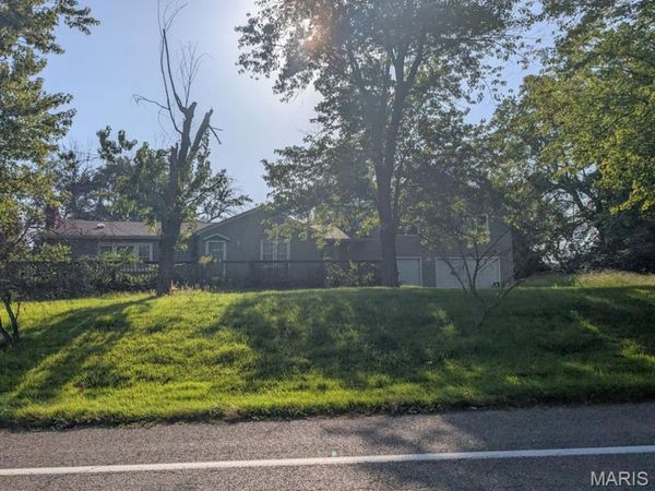 12816 Bellefontaine Road , St Louis, MO 63138