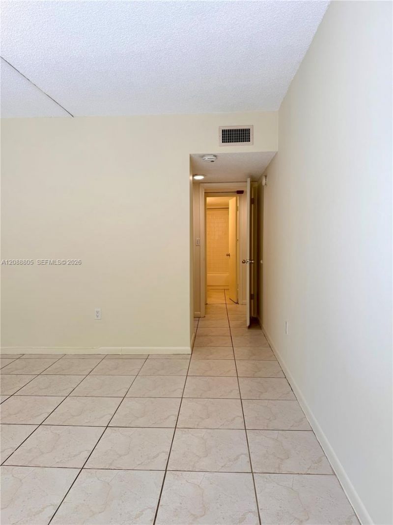 1655 NE 115th St , Unit 11B, Miami, FL 33181 Photo
