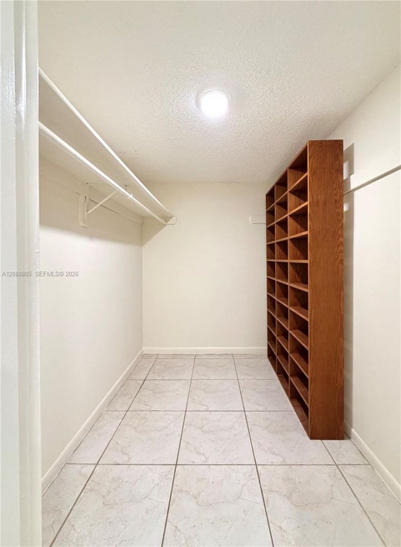 1655 NE 115th St , Unit 11B, Miami, FL 33181 Photo