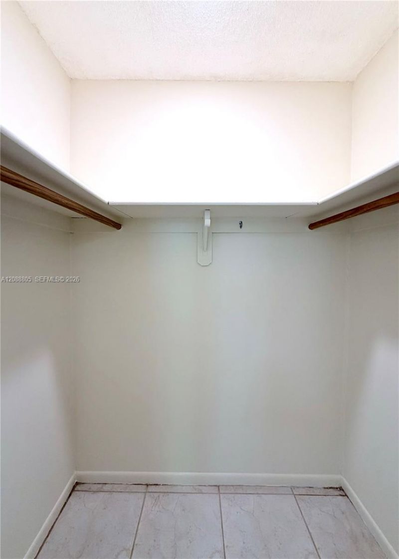 1655 NE 115th St , Unit 11B, Miami, FL 33181 Photo