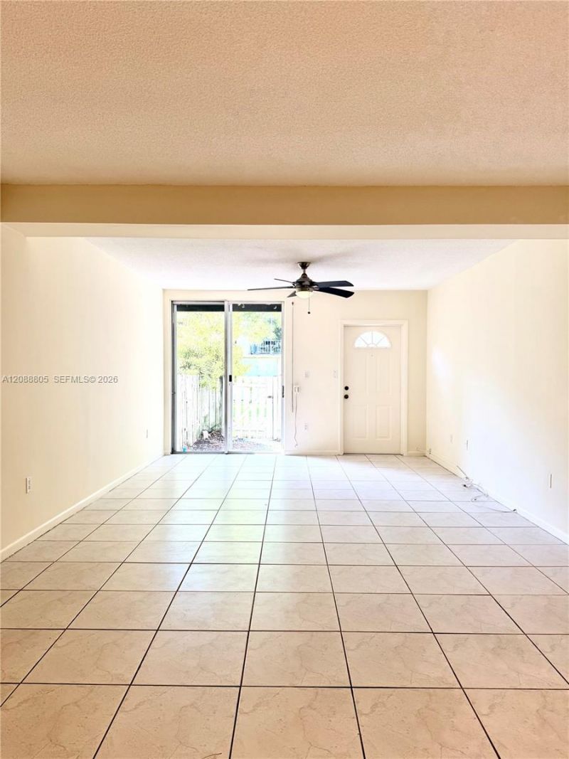 1655 NE 115th St , Unit 11B, Miami, FL 33181 Photo