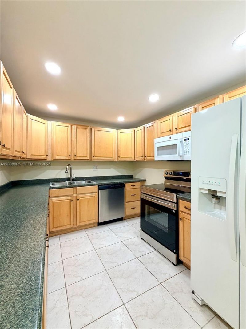 1655 NE 115th St , Unit 11B, Miami, FL 33181 Photo