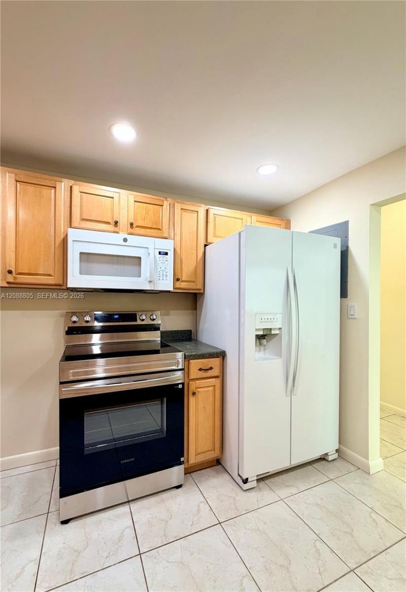 1655 NE 115th St , Unit 11B, Miami, FL 33181 Photo