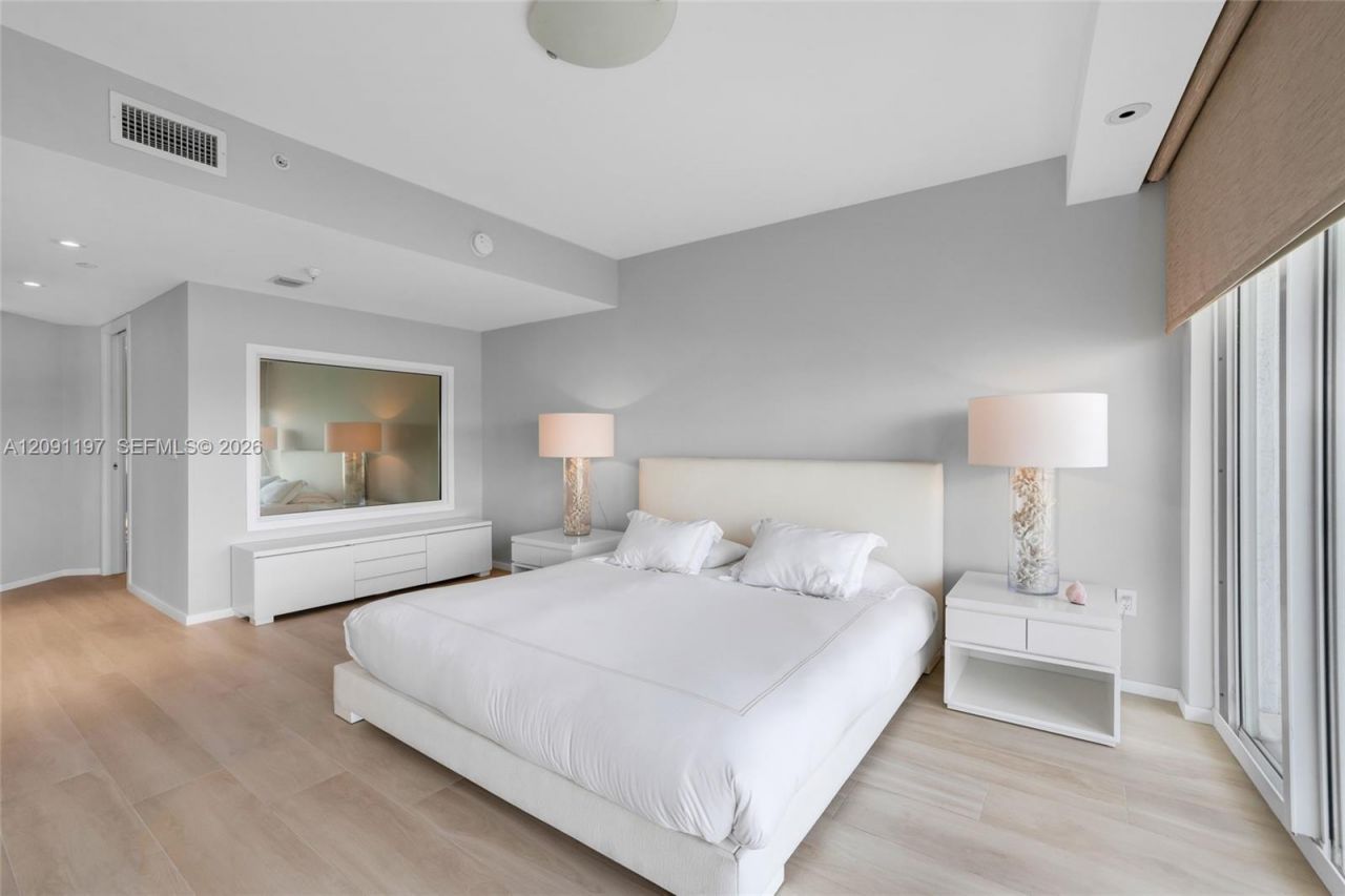 10 Venetian Way, Unit 1404, Miami Beach, FL 33139 Photo