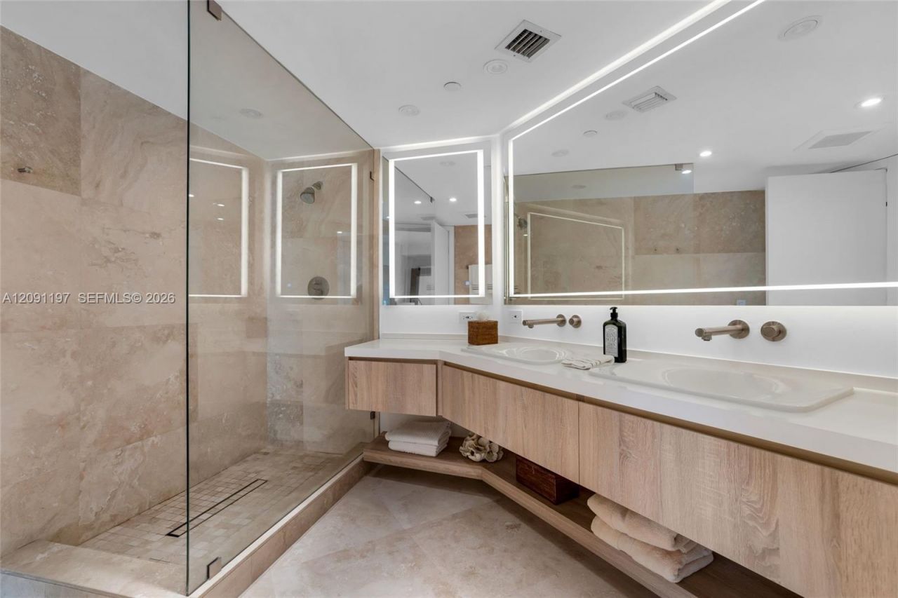 10 Venetian Way, Unit 1404, Miami Beach, FL 33139 Photo