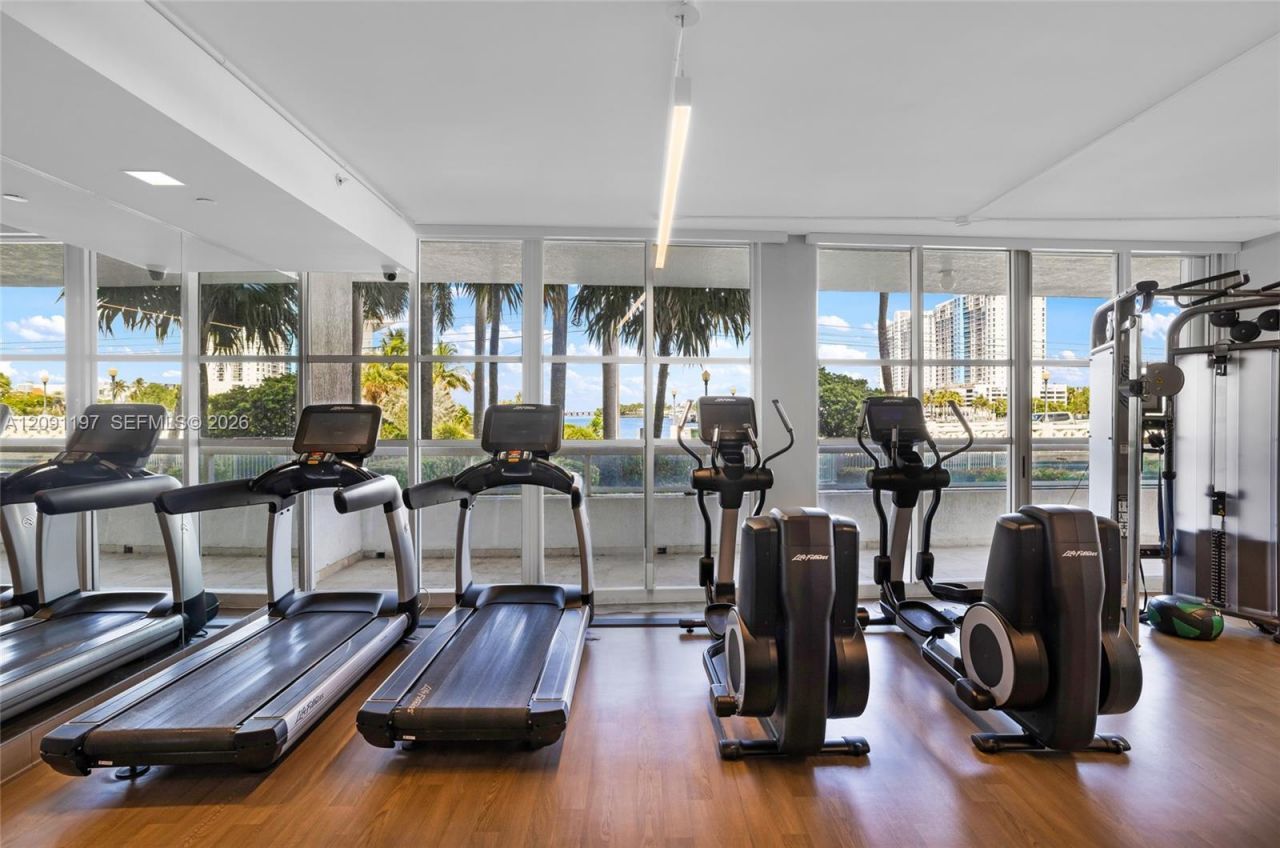 10 Venetian Way, Unit 1404, Miami Beach, FL 33139 Photo