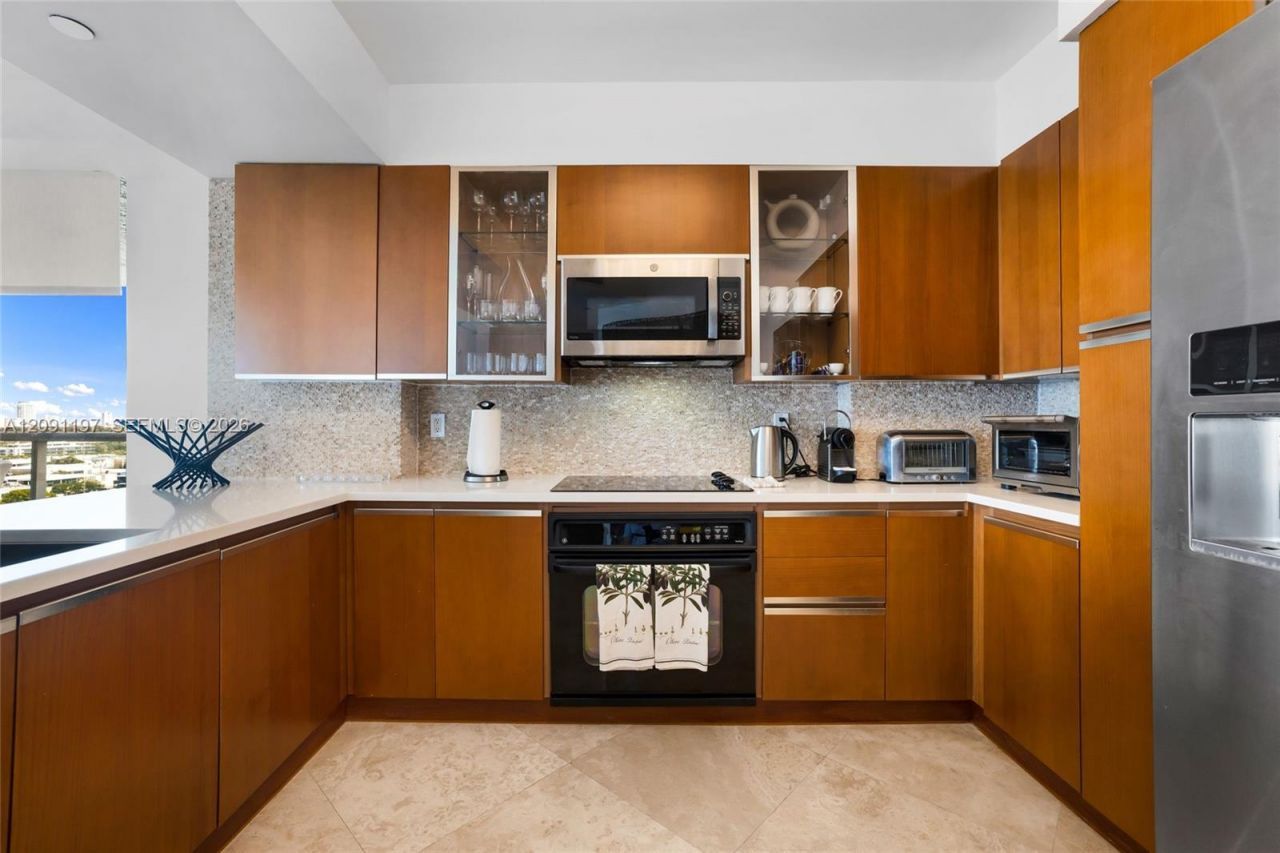 10 Venetian Way, Unit 1404, Miami Beach, FL 33139 Photo