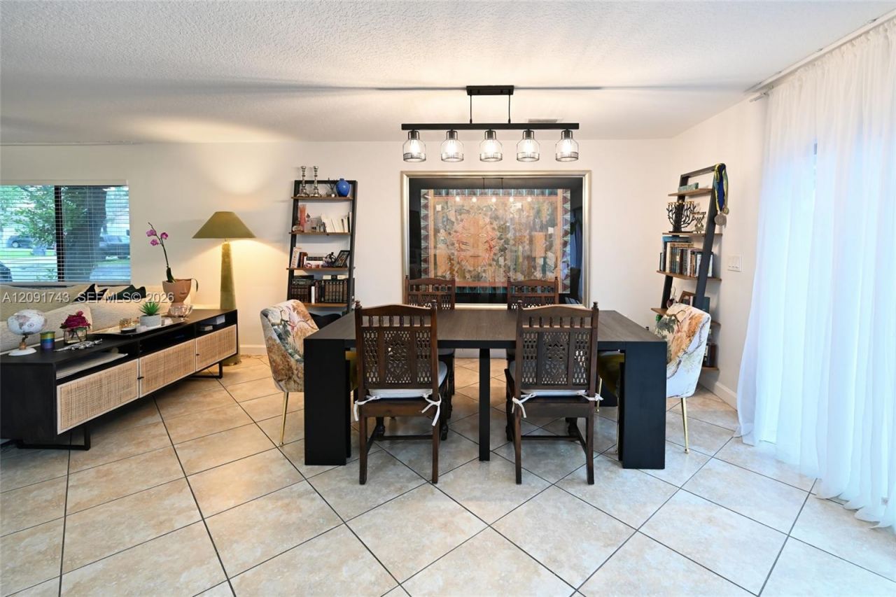 3813 Simms St , Unit 3813, Hollywood, FL 33021 Photo