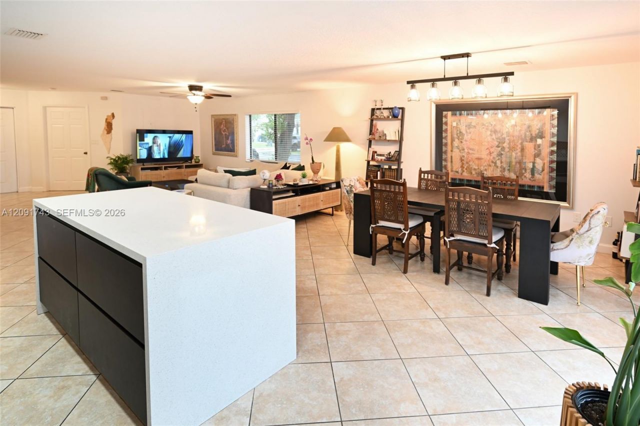 3813 Simms St , Unit 3813, Hollywood, FL 33021 Photo