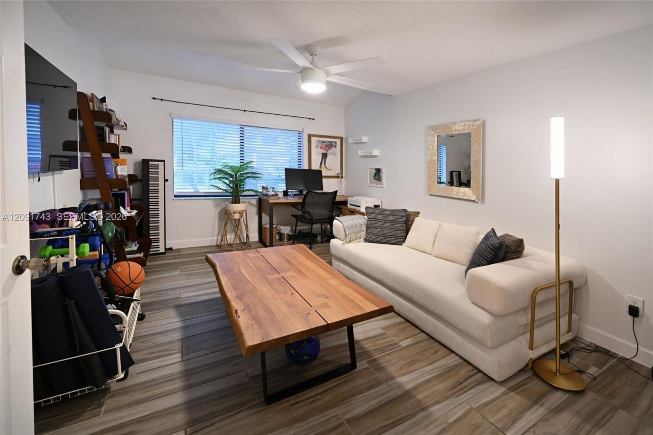 3813 Simms St , Unit 3813, Hollywood, FL 33021 Photo