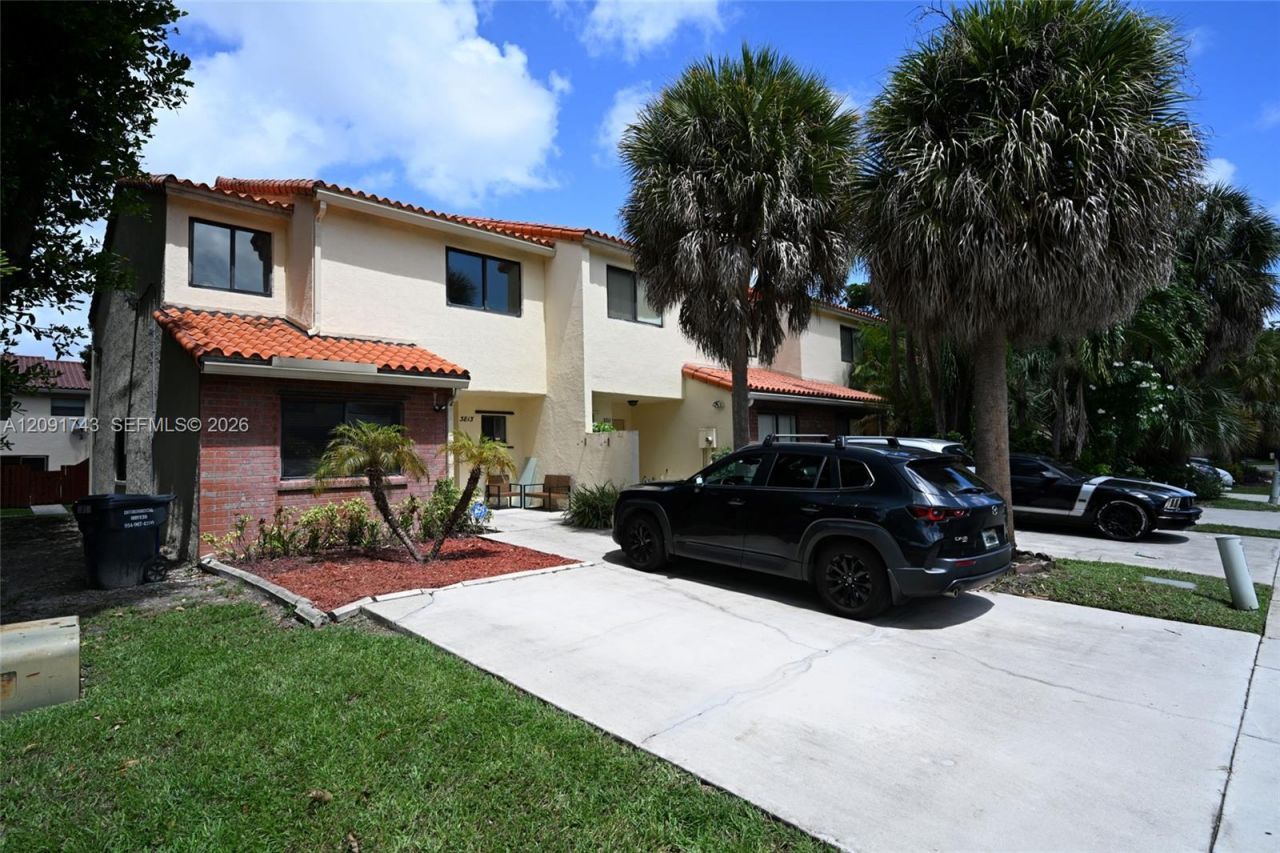 3813 Simms St , Unit 3813, Hollywood, FL 33021 Photo