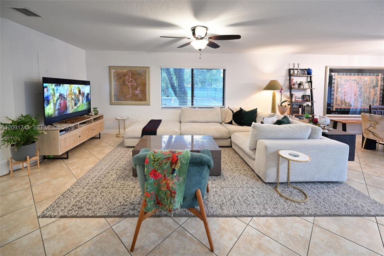 3813 Simms St , Unit 3813, Hollywood, FL 33021 Photo