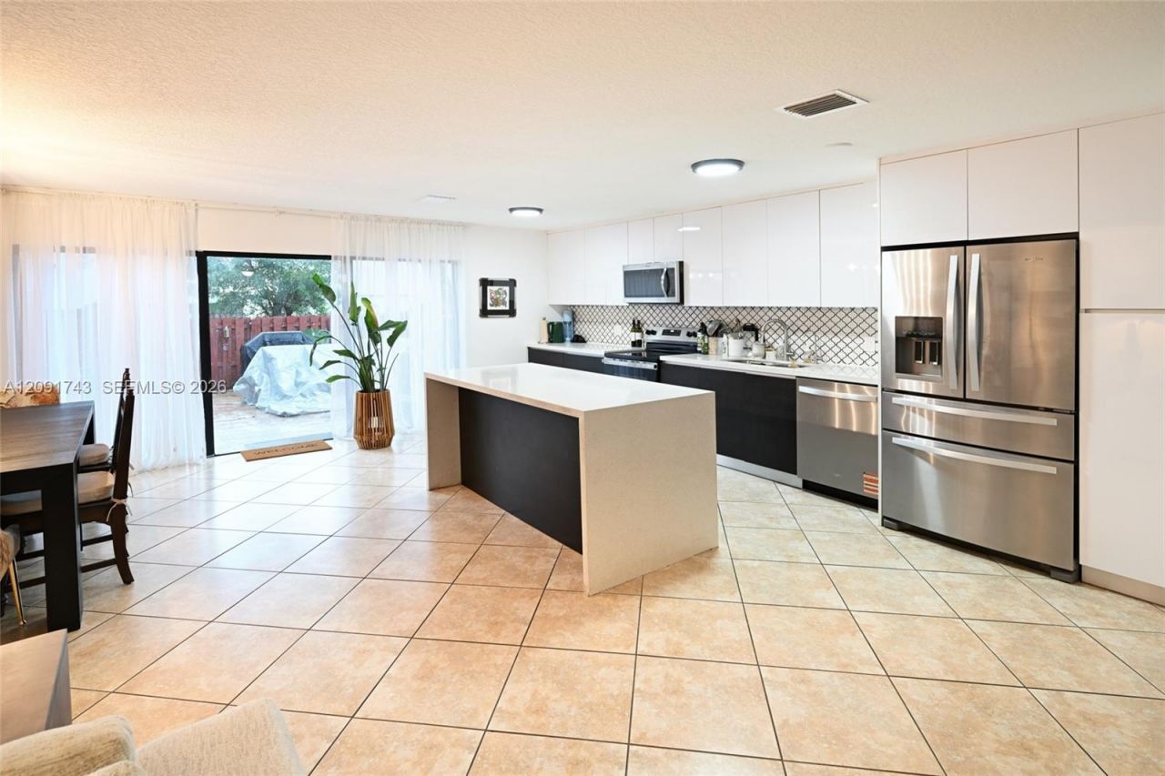 3813 Simms St , Unit 3813, Hollywood, FL 33021 Photo