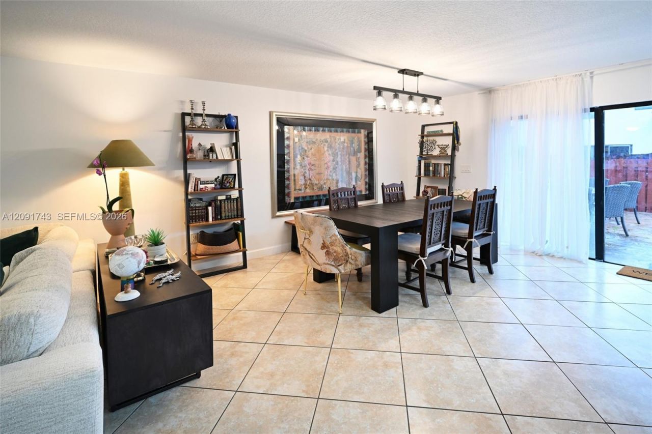 3813 Simms St , Unit 3813, Hollywood, FL 33021 Photo