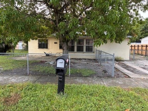 3100 NW 162nd St , Miami Gardens, FL 33054