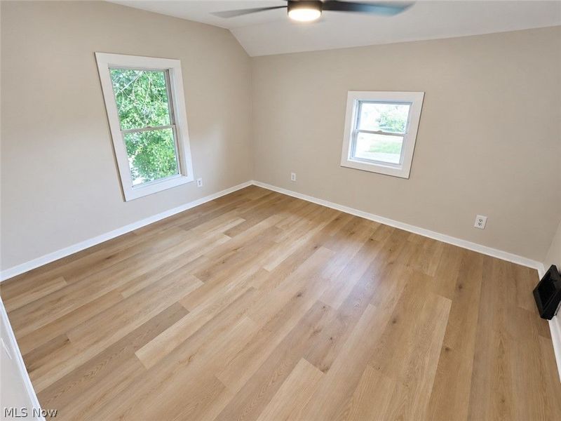 402 Hall Avenue, Barberton, OH 44203 Photo 13