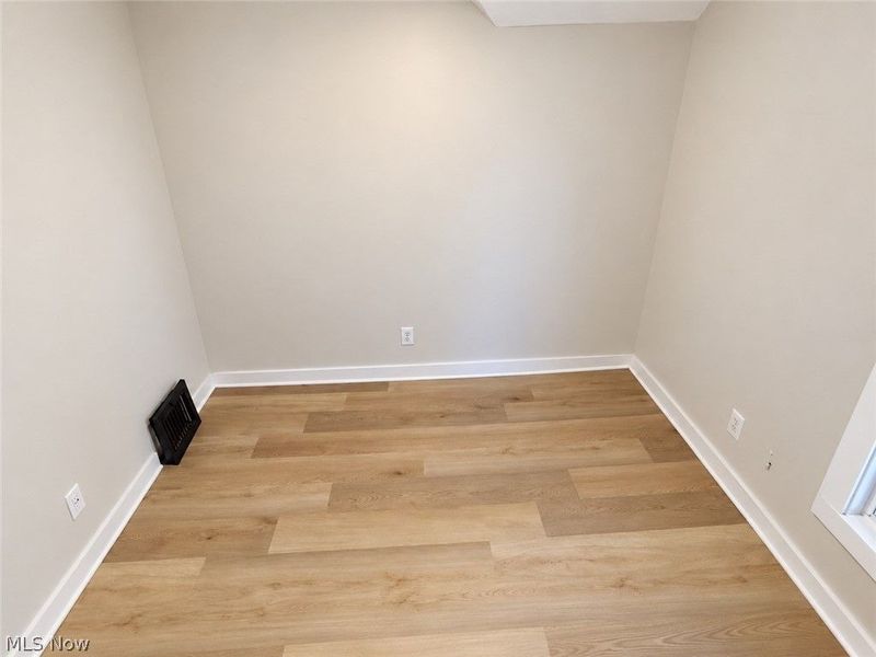 402 Hall Avenue, Barberton, OH 44203 Photo 9